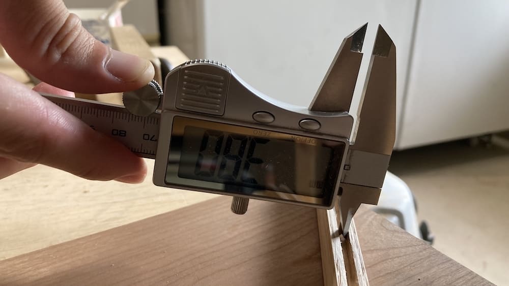 溝の幅は3.8mm